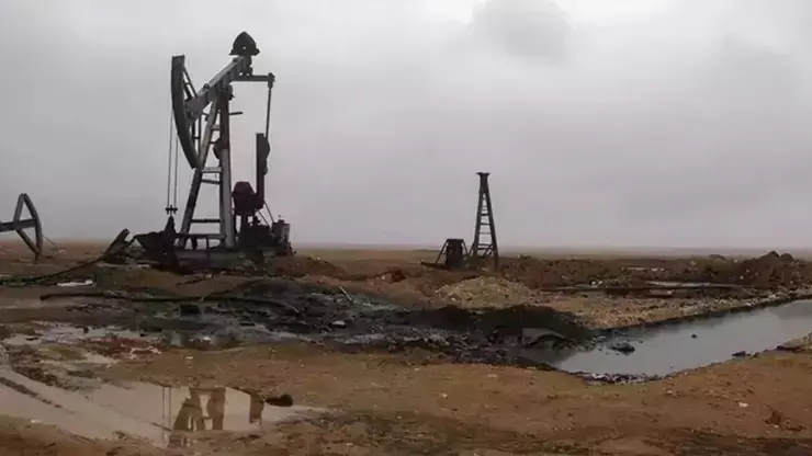Sûriyeyê dest bi şandina petrolê ji qadên ku ji HSDê hatine sitendin kir