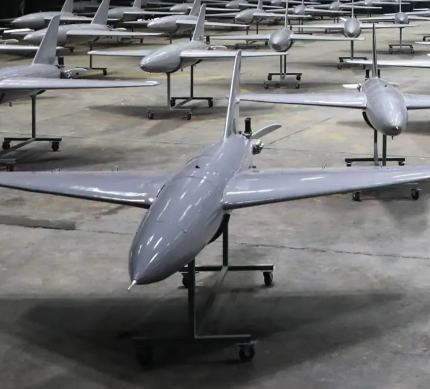 هەزار فڕۆکەی بێفڕۆکەوان دەچنە ڕیزی چوار هێزی سوپای ئێران ەوە