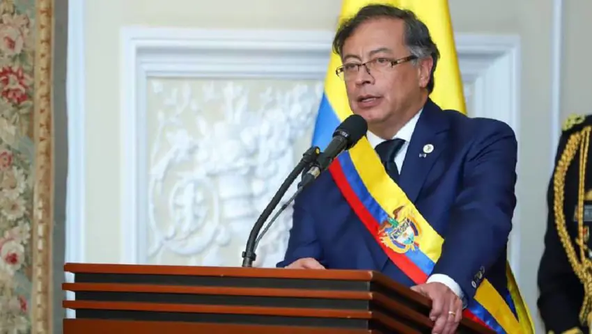 سەرۆکی کۆڵۆمبیا ئامادەیە چەک هەڵبگرێت بۆ بەرگریکردن لە ووڵاتەکەی لە دژی ئەمریکا