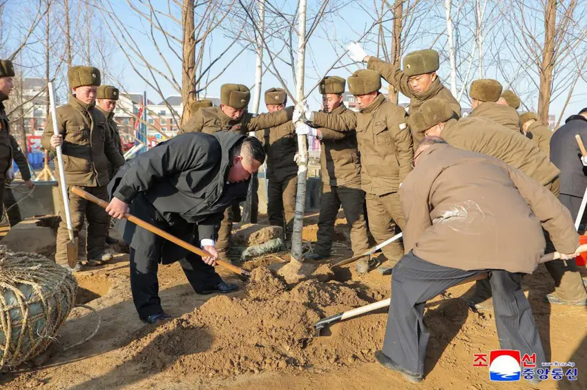 سەرکردەی کۆریای باکوور سەردانی مۆزەخانەی تایبەت بە سەربازانی جێگیرکراوی دەرەوەی ووڵات دەکات