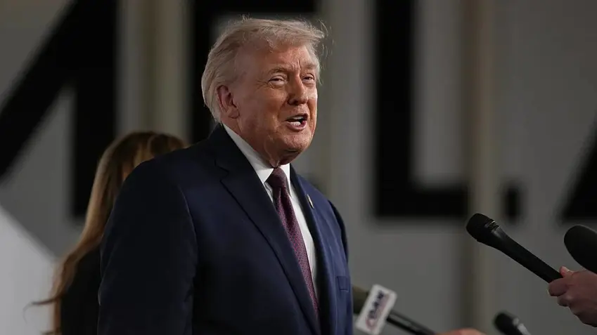 ترامپ بۆ فۆکس نیووز : پلانم بۆ هێرش کردنە سەر ئێران بە هاوپەیمانانی عەرەبی نەووت؛ ئەگەر ووتبام، وەک ئەوە وابوو بە ئێوە بڵێم، ڕەنگە خراپتر