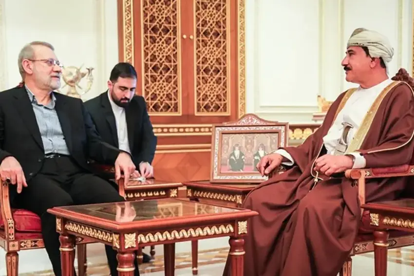 Elî Larîcanî ji bo mizakereyên bi Amerîkayê re gihîşt Omanê