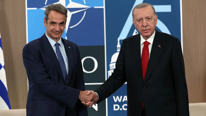 Serokwezîrê Yûnanistanê Miçotakis bi 10 wezîrên xwe re diçe Ankara