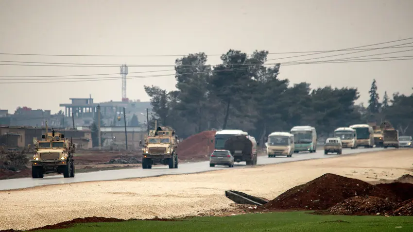 Suriye'den 4500'den fazla DAİŞ'li tutuklu Irak'a sevk edildi