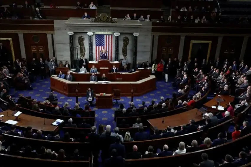 Dîmenên îşkencekirina jineke YPJyî li Kongreya Amerîkayê nîqaşên germ derxistin