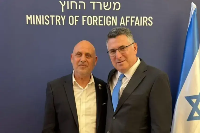 Wezîrê Derve yê Îsraîlê: Ji bo rawestandina êrîşên li Rojava me zext li Washingtonê kir