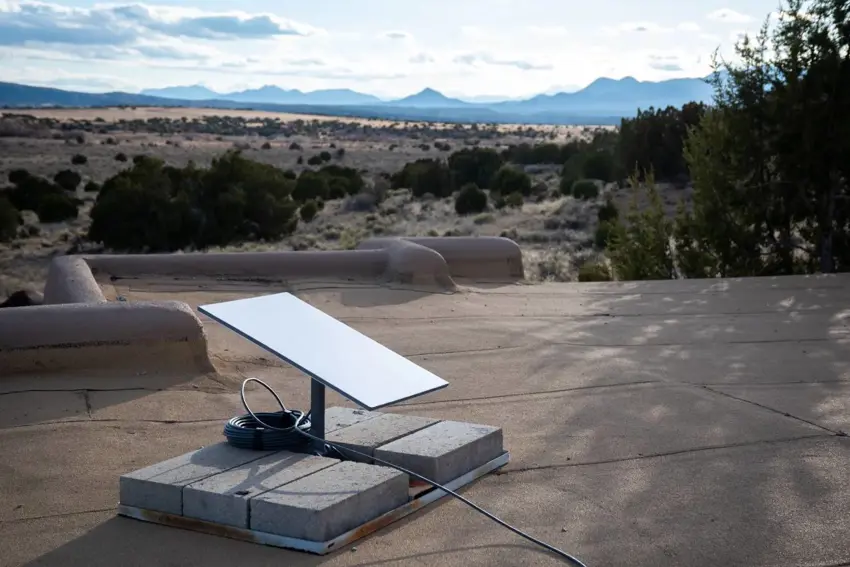 وۆڵ ستریت ژۆرناڵ : ئەمریکا بە نهێنی شەش هەزار ئامێری ستارلینکی بۆ ئێران ناردووە