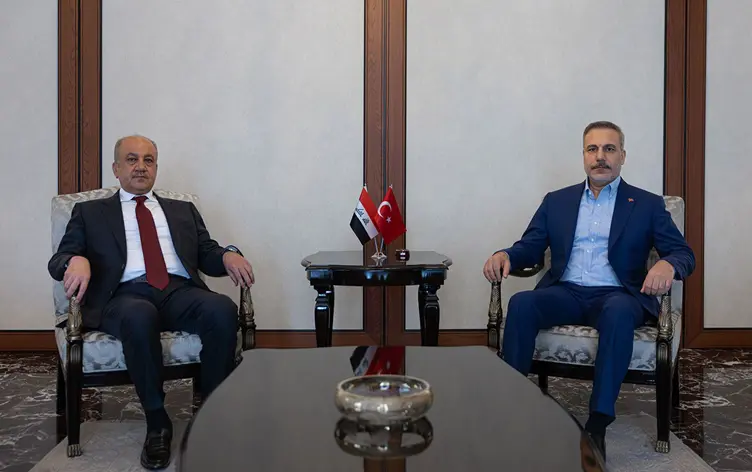 Hakan Fidan, Irak Savunma Bakanı Abbasi ile bir araya geldi