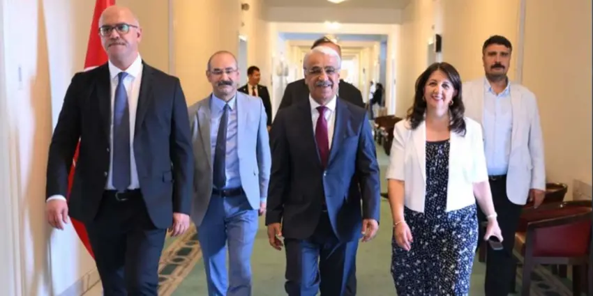 DEM Parti heyeti İmralı'ya gitti