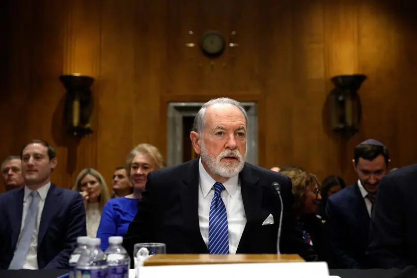 مایك هاكبی : دۆناڵد ترامپ بەڵێنەکانی سەبارەت بە ئێران جێ بەجێ دەکات