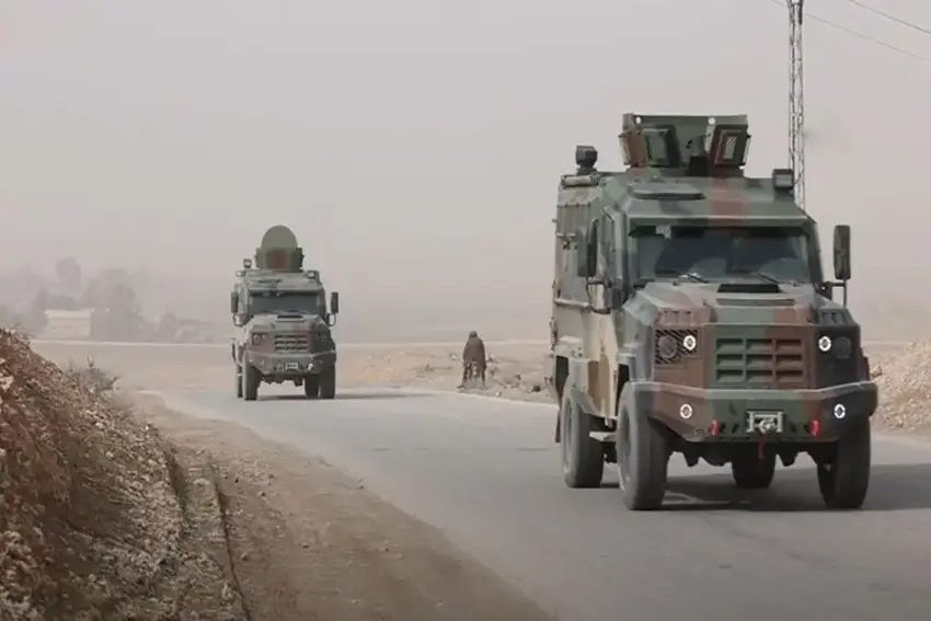Çekdarên Şamê li ber deriyê Hesekê ne; li bajêr qedexeya derketina derve heye