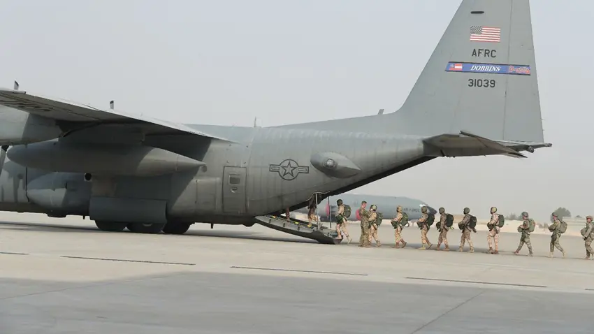 ABD ordusu Katar'daki yüzlerce askerini tahliye etti 