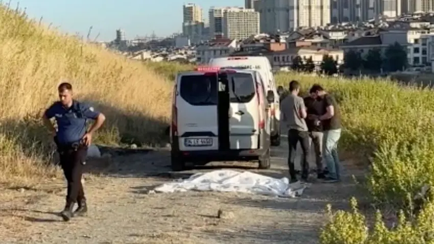 Li navça Sûr a Amedê di nav arazî de cesedekî dîtin