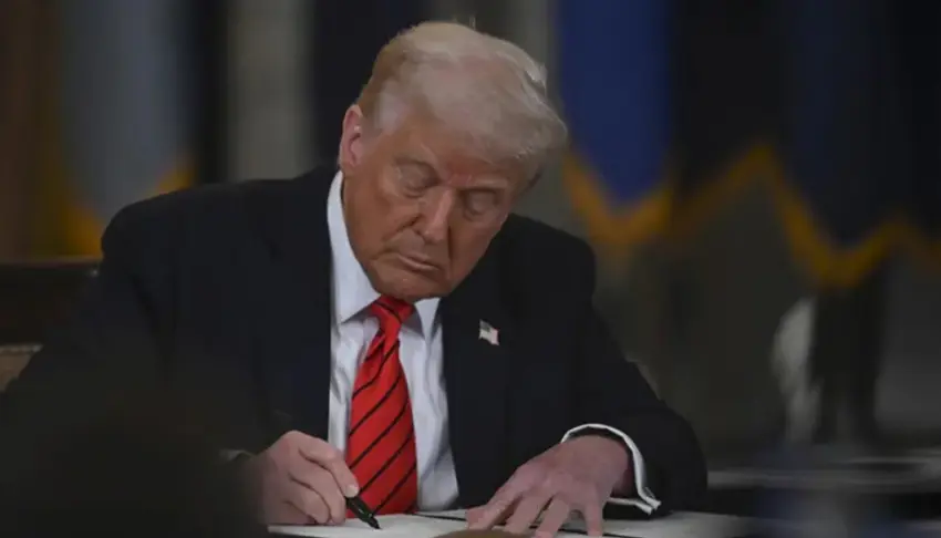 Trump pakêta budçeyê îmze kir û girtina Hikûmetê bi dawî bû