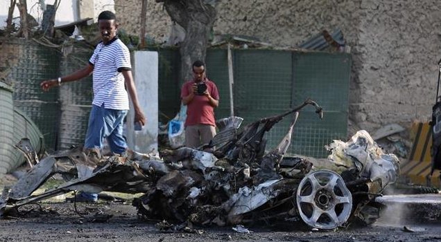 Bi ereba bombekirî êrîsê wezaretê kirin