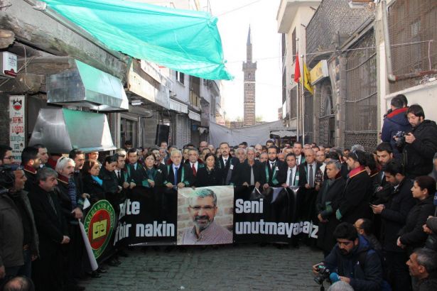 Diyarbakir Barosu’ndan Soylu’ya yanit: Tahir Elçi’yi aldiginiz yerdeyiz!