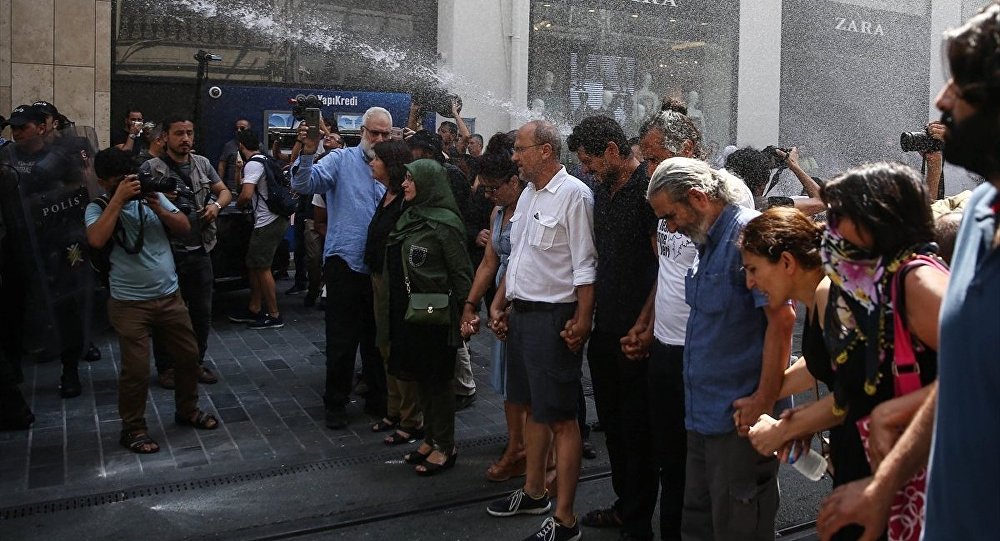 Polîs dîsa ji bo “Dayîkên Semiyê” bûne asteng!