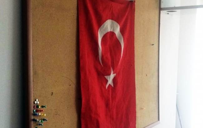 Polîsan alên Tirkiyê li nav avahiyên HDPê daleqand