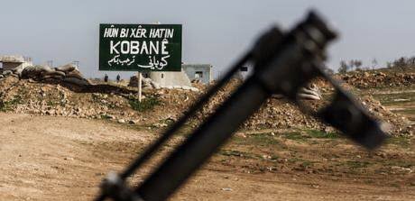 SOHR: Tirkiye amadekariya êrîsa esmanî bo Kobaniyê dike