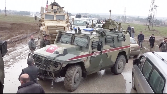 Rojava | Hêza Amerîkî rê li ber karwana leskerî ya Rûsî girt