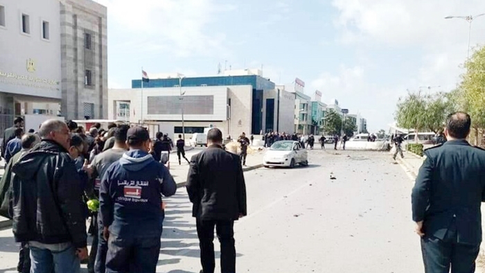 Li nêzî balyozxaneya Amerîka êrîsa xwekujî: 1 kustî, 5 birîndar...