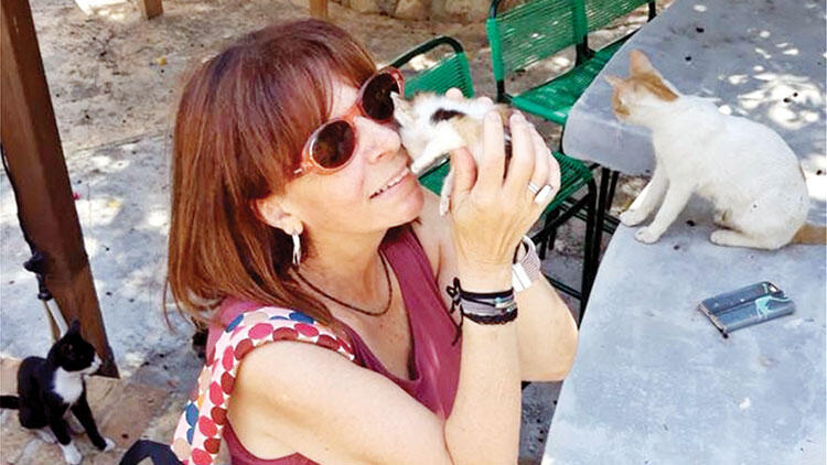 ‘Cat Lady’ ya Yunan bû yekem serokomara jin li welatê xwe