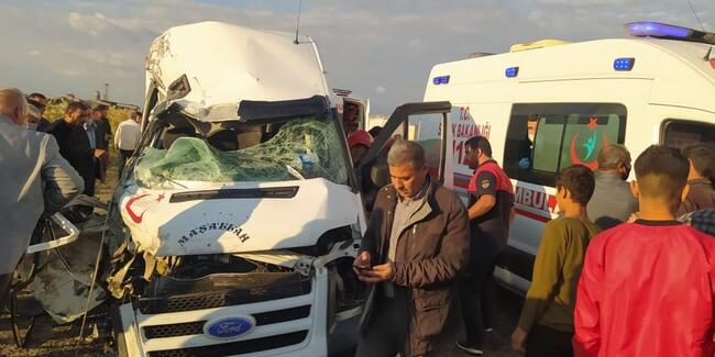 Mînîbus û TIR lihev ketin: 1 mirî û 8 birîndar