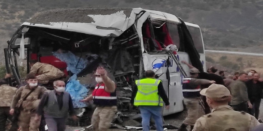 Di navbera Bedlîsê û Baykanê de qeza: 2 mirî û 12 birîndar