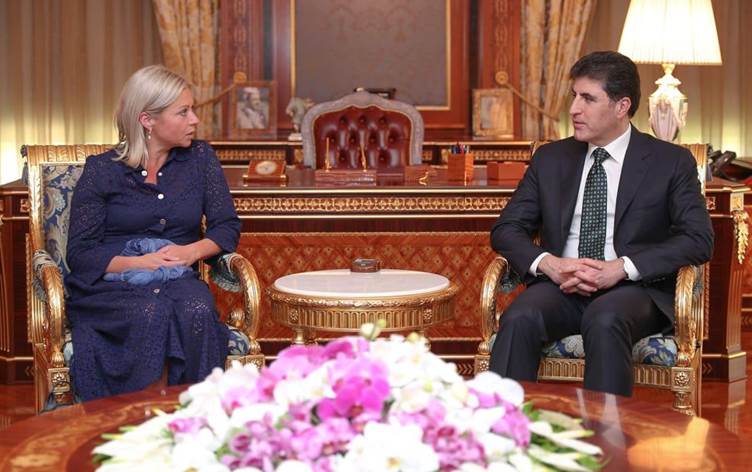 Barzanî: Em di çarçoveya destûrê de amade ne bi Bexdayê re muzakereyan bikin