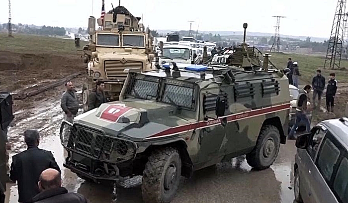 Rojava  | Hêzên Amerîkî nehistin hêzên Rûsî derbas bibin