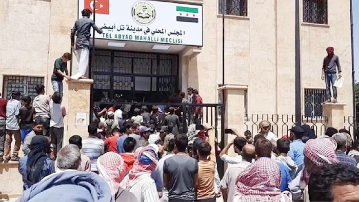 Xelkê Girê Spî dizî û îskenceya çekdaran protesto kir