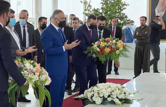 Kazimî li Silêmaniyê serdana gora Mam Celal kir û derbasî Helebceyê dibe