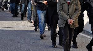 Li Diyarbekirê di çarçoveya lêpirsîna PKK/KCKê 26 mamoste hatin desteserkirin