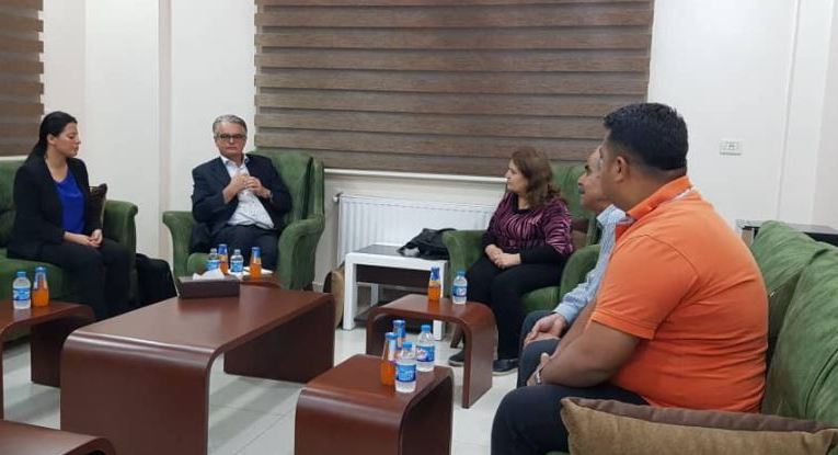 Berpirsê Swêdî daxwaza konferanseke çapemeniyê bi koçberên Efrînê re kir