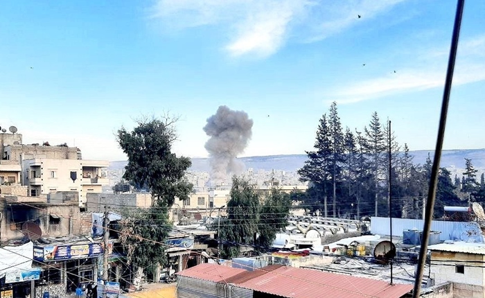 Li navenda Efrînê otomobîlek bi komên çekdar de hat teqandin: Kustî û birîndar hene