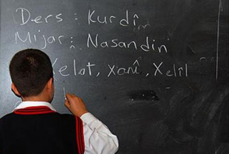 Serlêdanên kûrsa zimanê Kurdî ya Saredariya Stenbolê despê kir