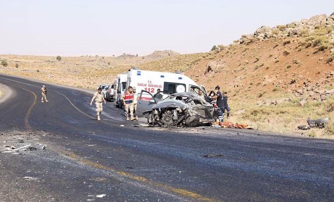 Li Diyarbekirê qeza: 2 mirî, 3 birîndar