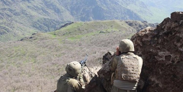 Artêsa Tirkiyê li nêzî gundekî Sîdekanê êrîsî PKKê kirin