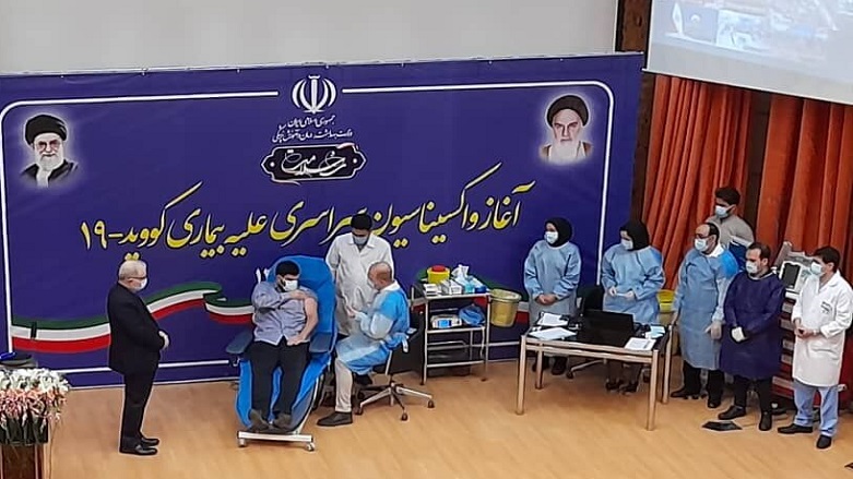 Li Îranê yekem derziya koronayê kurê wezîrê tenduristiyê li xwe xist