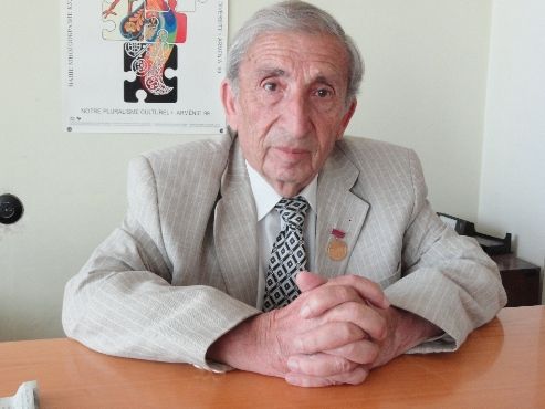 Sivan Perwer bo koça dawî ya Keremê Seyad peyamek belav kir