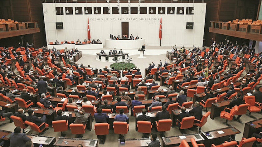 Tirkiye | Dosyayên rakirina parêzbendiya 20 parlamenteran gihîst parlamenê