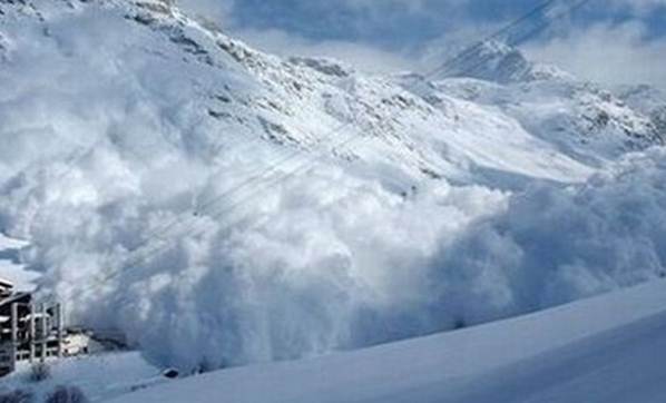 Asîta berfê bi ser wan de hat û 7 kes mirin