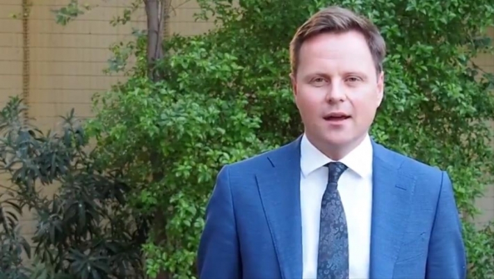 Balyozê Brîtanyayê: Em naxwazin serweriya Iraqê bikeve bin desthilata welatên din