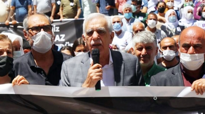 Ahmet Turk: Wê ev deshilatdarî Tirkiyê ber bi serê navxweyî ve bibe!