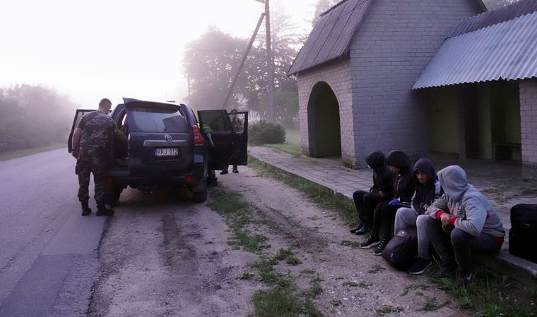 Pasaporta demkî ji bo koçberên li sînorê di navbera Belarûs û Lîtvanya de mane tê çêkirin