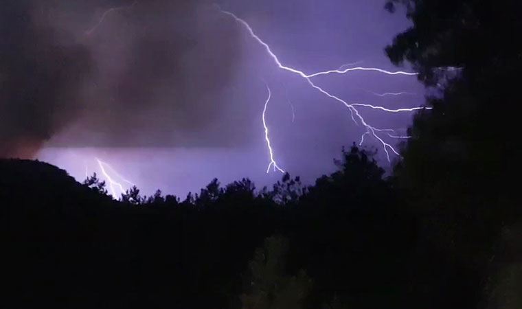 Li Sirnexê bi lêdana brûskê 3 kes bi giranî birîndar bûn