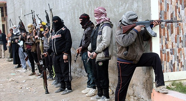 Li Mexmûrê çekdarên DAISê êrîsî baregeheke Hesda Seibî kirin