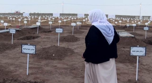 Singal | 7 sal bi ser komkujiya DAISê ya gundê Koço de derbas bûn: Hê jî 525 kes winda ne