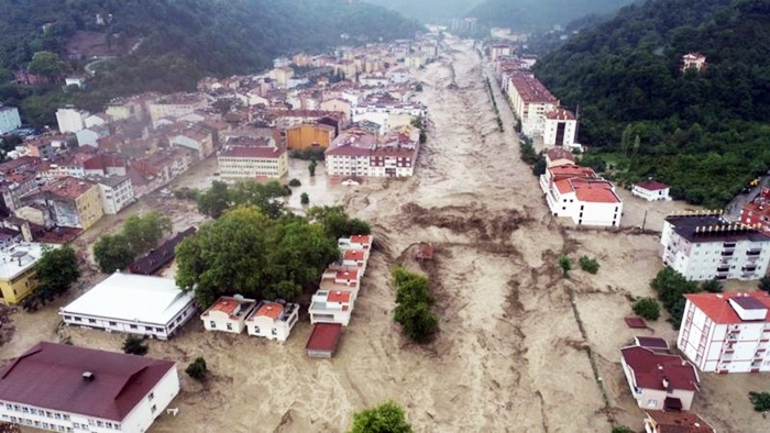 Di encama lehiya bajarên Tirkiyê de 11 kes mirin