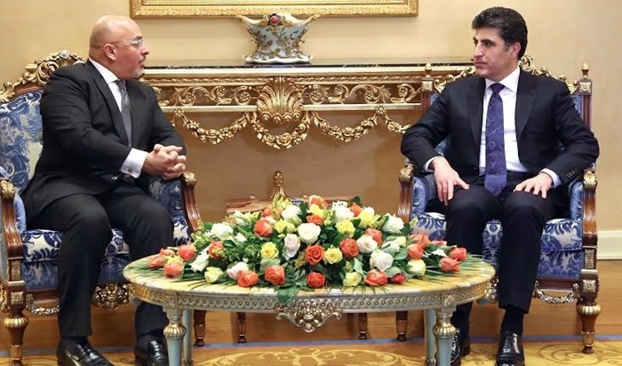 Nêçîrvan Barzanî Wezîrê Perwerdeya Brîtanyayê Nedîm Zehawî pîroz kir: Em bi te serbilind in!